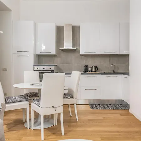Διαμέρισμα Luxury Via Morgagni 4 Pax Wi-fi *